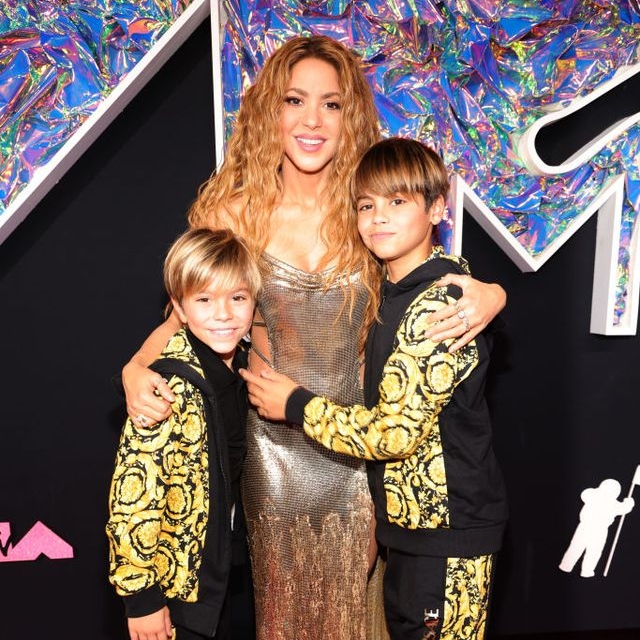 Shakira y sus hijos saldrán de gira juntos para limpiar su nombre en España